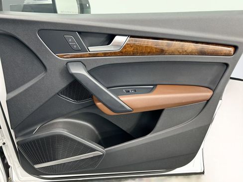 Used 2018 Audi Q5 2.0T Premium Plus w/ Premium Plus Package image 24