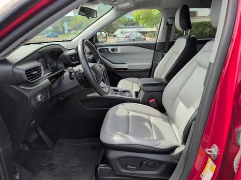 Used 2021 Ford Explorer XLT w/ Equipment Group 202A AWD/4WD image 6