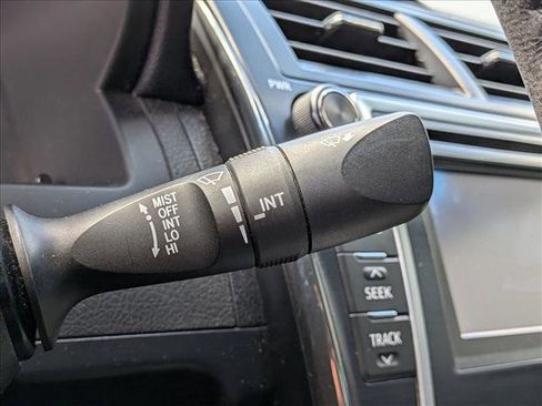 Used 2014 Toyota Camry SE image 9