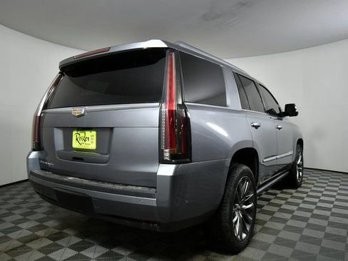 Used 2020 Cadillac Escalade Platinum image 12