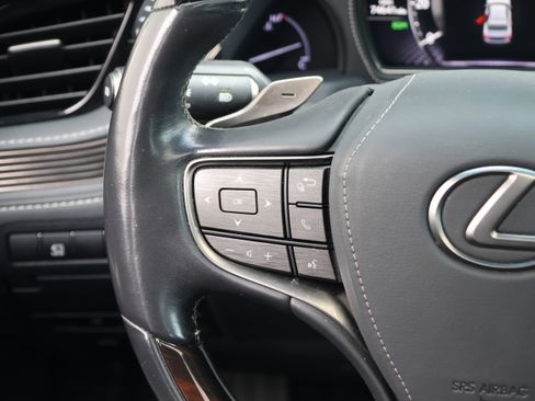 Used 2020 Lexus LS 500 w/ Interior Upgrade Package image 18