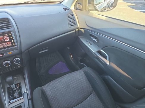 Used 2019 Mitsubishi Outlander Sport SE image 12