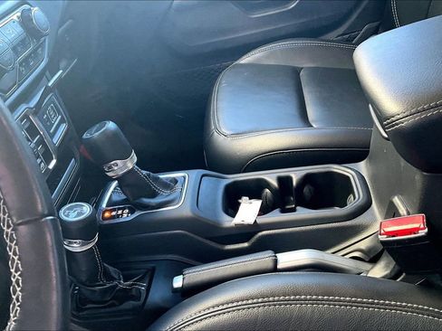 Used 2022 Jeep Gladiator Overland w/ Popular Equipment Package image 16