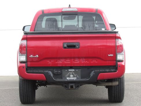 Certified 2023 Toyota Tacoma Limited AWD/4WD image 7