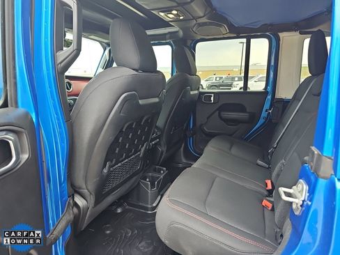 Used 2022 Jeep Wrangler Unlimited Rubicon w/ LED Lighting Group AWD/4WD image 27