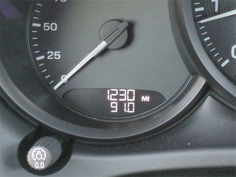 Used 2025 Porsche Macan image 34