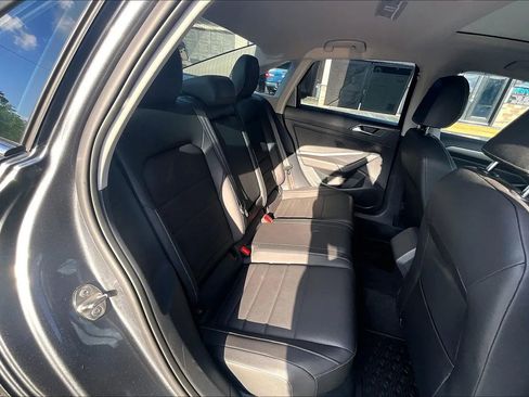 Used 2021 Volkswagen Jetta SE FWD image 28