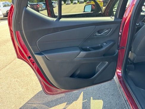 Used 2024 Chevrolet Traverse RS AWD/4WD image 16