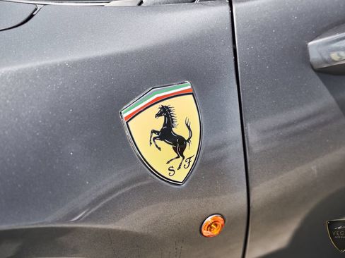 Used 2018 Ferrari 488 GTB RWD image 9