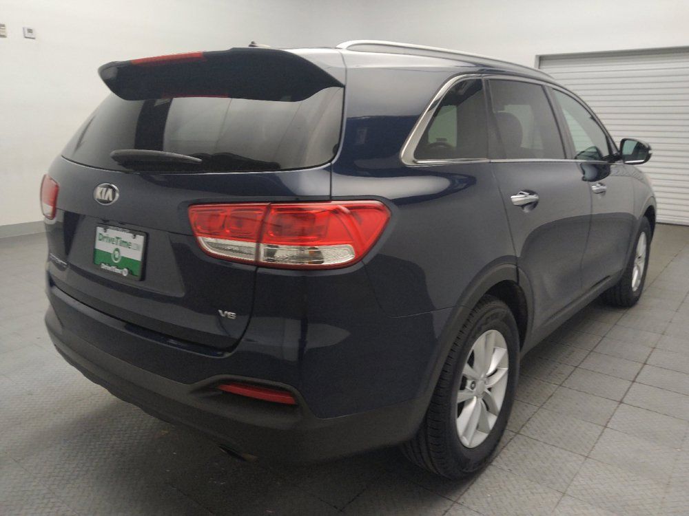 Used 2018 Kia Sorento FWD V6 image 9