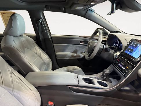Used 2022 Toyota Avalon Limited image 20
