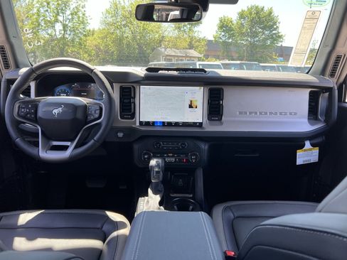 New 2026 Ford Bronco Outer Banks AWD/4WD image 23