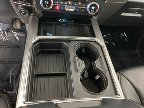 Used 2022 Ford F350 Platinum w/ Tremor Off-Road Package AWD/4WD image 22