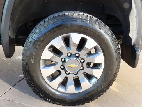 Used 2025 Chevrolet Silverado 2500 LT w/ Safety Package image 47