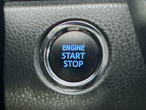 Used 2022 Toyota Camry SE w/ Convenience Package FWD image 25