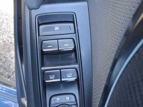 Used 2022 Subaru Crosstrek 2.5i Sport w/ Moonroof Package image 14