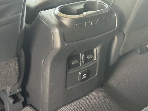 Used 2018 Nissan Titan SV w/ SV Convenience Package AWD/4WD image 36