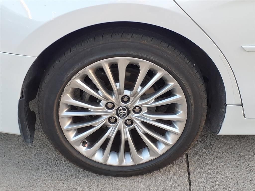 Used 2020 Toyota Avalon Limited w/ Advanced Safety Package FWD image 13