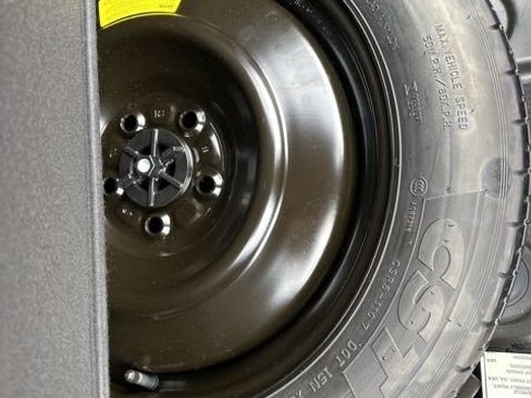 Used 2025 Kia Sportage EX image 9