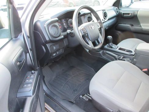 Used 2020 Toyota Tacoma SR AWD/4WD image 14