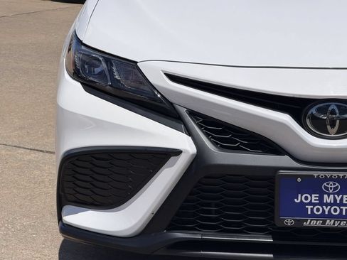 Used 2024 Toyota Camry SE FWD image 5