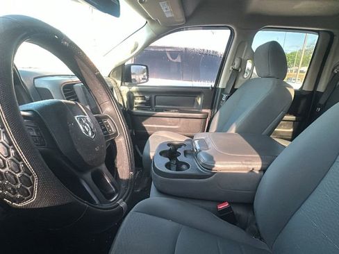 Used 2018 RAM 1500 Express RWD image 12