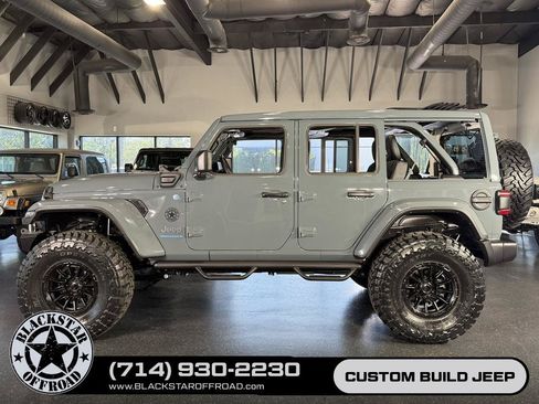 Used 2025 Jeep Wrangler Unlimited Sahara w/ Safety Group AWD/4WD image 4