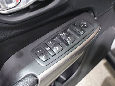 Used 2020 Jeep Cherokee Limited w/ Safetytec Group AWD/4WD image 14