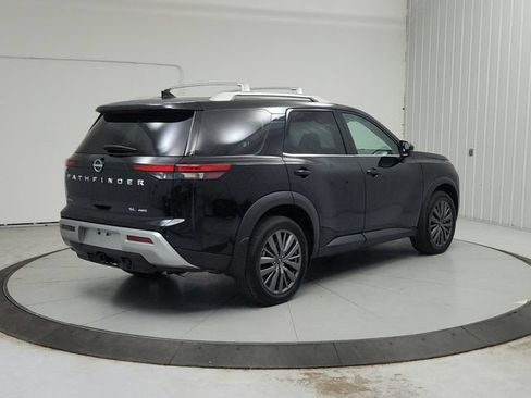 Used 2025 Nissan Pathfinder SL w/ SL Premium Package AWD/4WD image 8