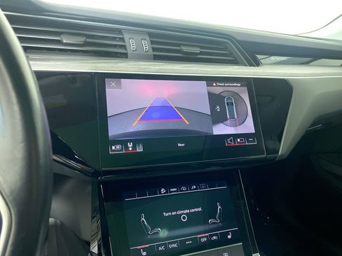 Used 2021 Audi e-tron Premium w/ Convenience Plus Package image 5