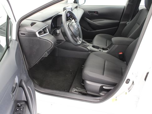 Used 2026 Toyota Corolla LE FWD image 14