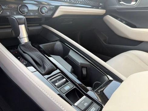 Used 2025 Honda Accord Touring image 18
