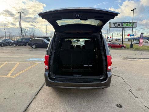 Used 2015 Dodge Grand Caravan SE w/ Quick Order Package 29E SE image 12