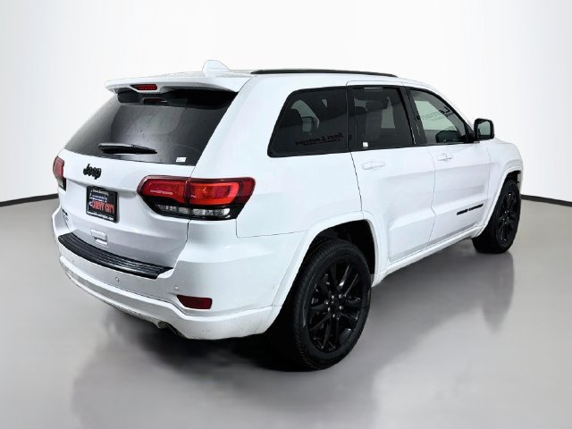 Used 2018 Jeep Grand Cherokee Altitude AWD/4WD image 7
