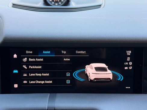 Used 2020 Porsche Taycan 4S image 28