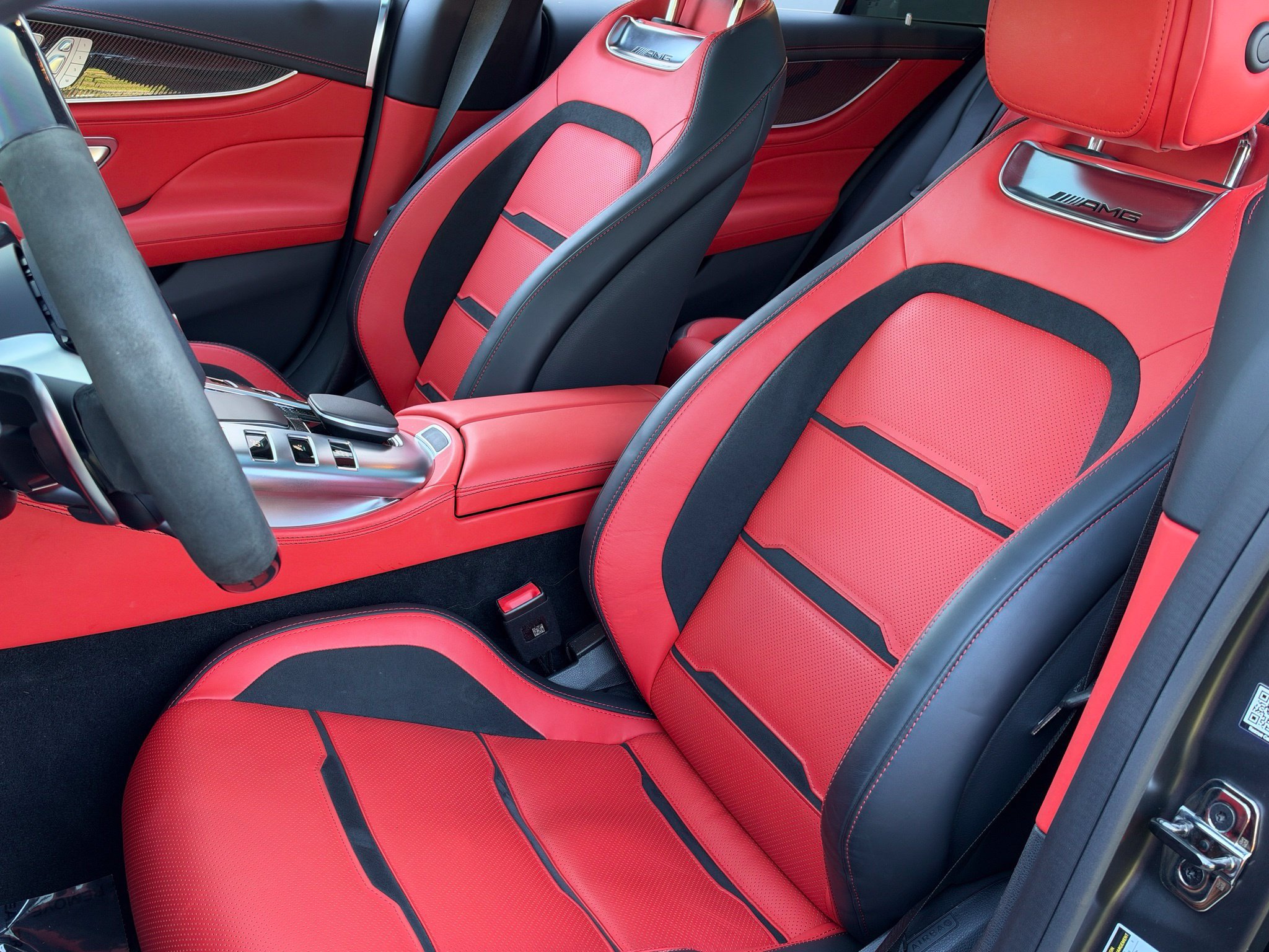 Used 2025 Mercedes-Benz AMG GT 63 image 4