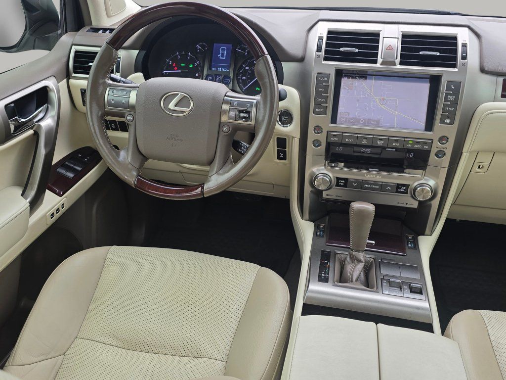 Used 2018 Lexus GX 460 Premium AWD/4WD image 3