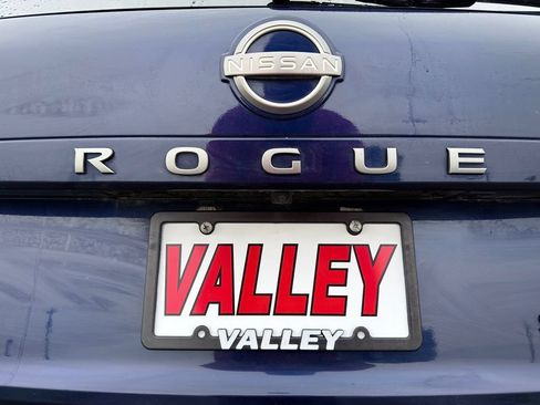 Used 2024 Nissan Rogue SV AWD/4WD image 14