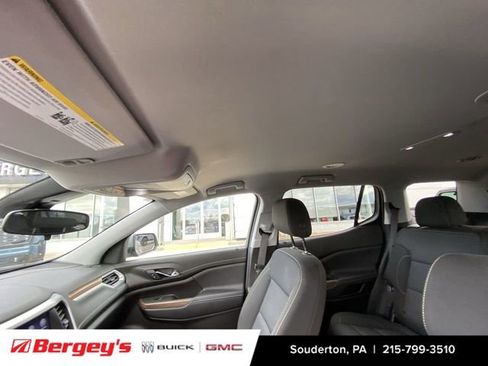 Certified 2023 GMC Acadia SLE w/ Driver Convenience Package image 21