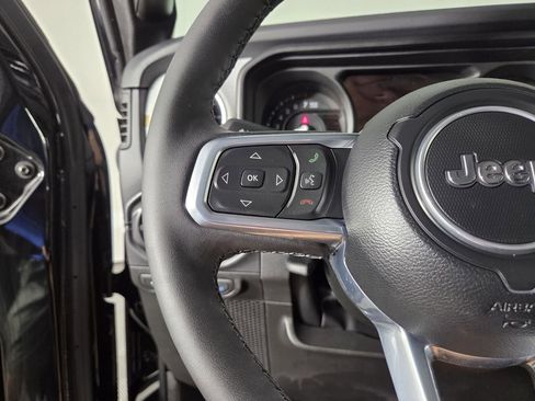 Used 2025 Jeep Wrangler Sahara w/ Safety Group image 18