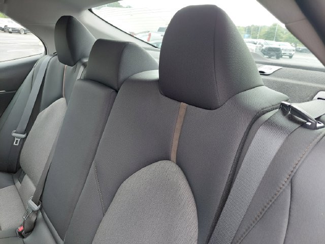 Used 2020 Toyota Camry LE FWD image 23