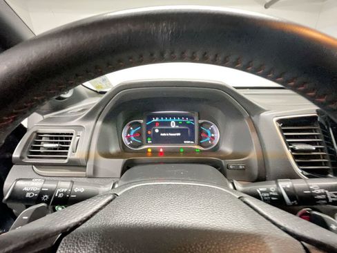 Used 2022 Honda Pilot TrailSport image 11