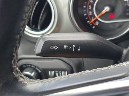 Used 2019 Jeep Wrangler Unlimited Sahara AWD/4WD image 30