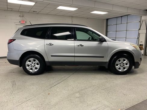 Used 2016 Chevrolet Traverse LS FWD image 8