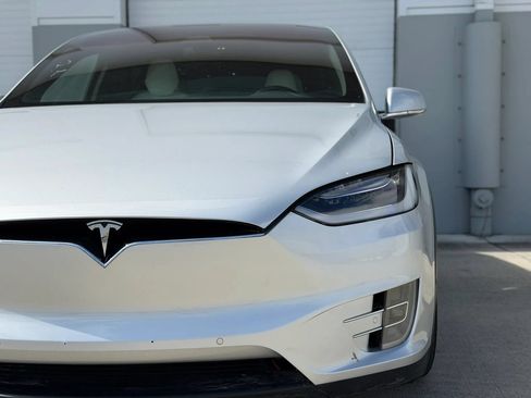 Used 2017 Tesla Model X 75D AWD/4WD image 33