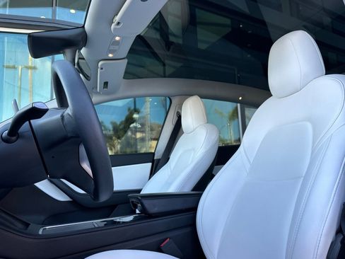 Used 2021 Tesla Model Y Performance image 5