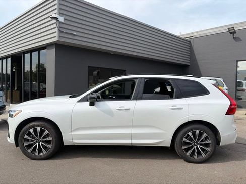 Used 2025 Volvo XC60 B5 Plus AWD/4WD image 6