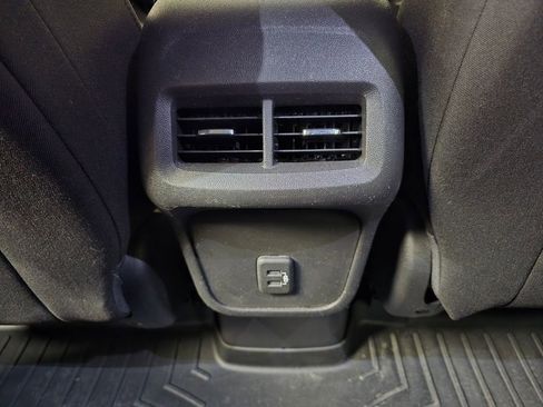Used 2019 Chevrolet Equinox LT w/ Driver Convenience Package FWD image 19