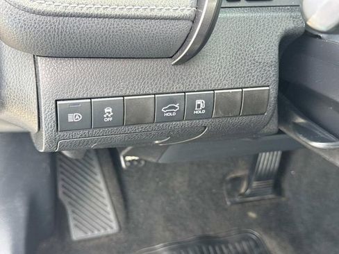 Used 2021 Toyota Camry SE image 26