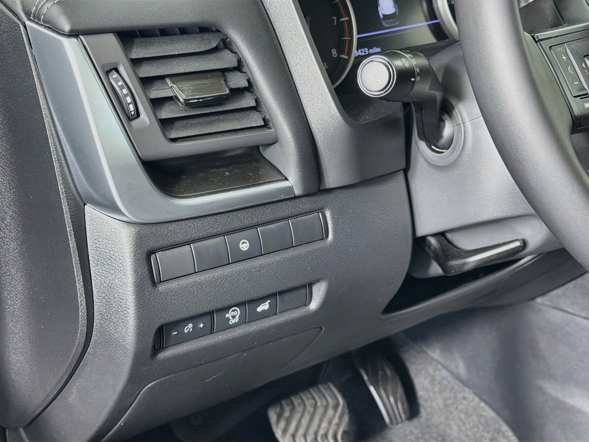 Used 2026 Nissan Rogue SV FWD image 17